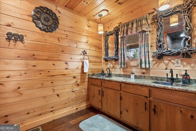 653 The Woods Road, Mineral Bluff, GA 30559