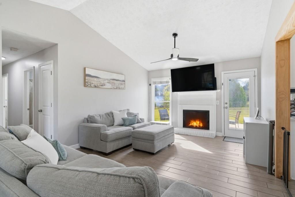 Image 3 of property listing at 1223 Cabots Drive, Auburn, GA 30011