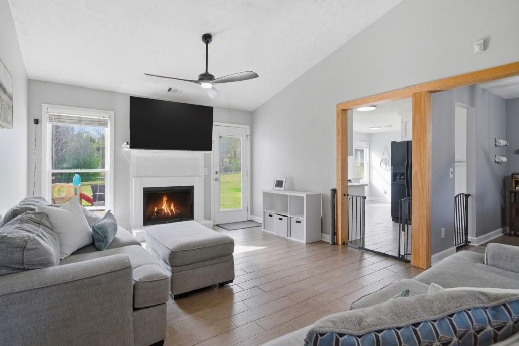 Image 5 of property listing at 1223 Cabots Drive, Auburn, GA 30011