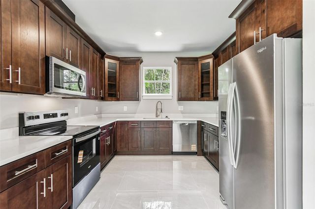 310 N LEMON AVENUE, Brooksville, FL 34601