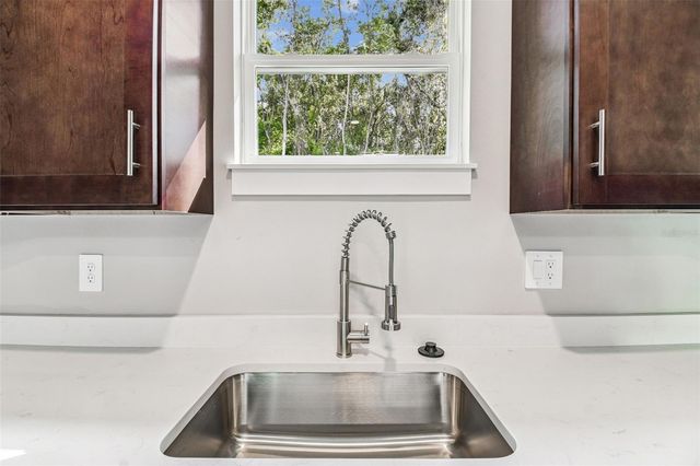 310 N LEMON AVENUE, Brooksville, FL 34601