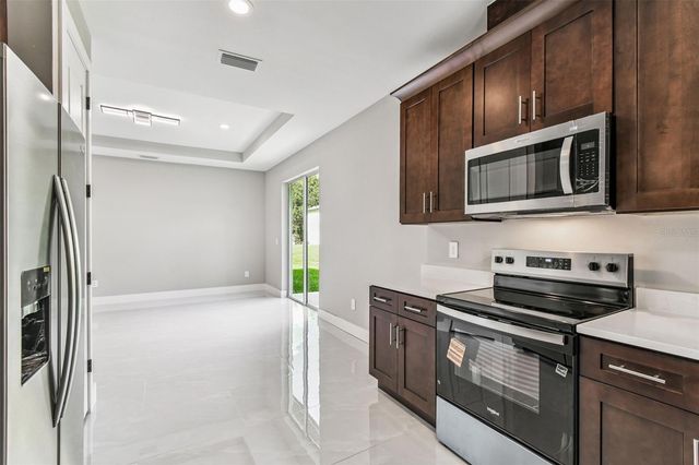 310 N LEMON AVENUE, Brooksville, FL 34601