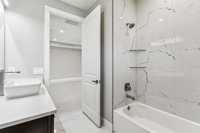 310 N LEMON AVENUE, Brooksville, FL 34601
