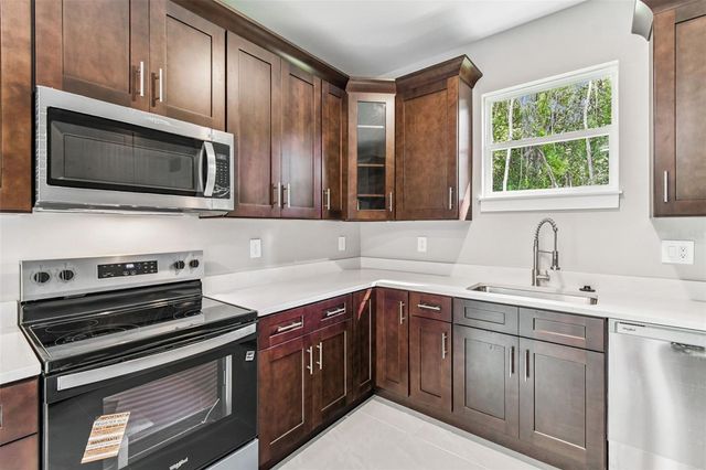 310 N LEMON AVENUE, Brooksville, FL 34601