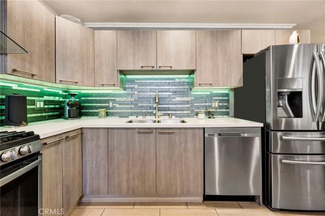 7764 Via Capri, Burbank, CA 91504