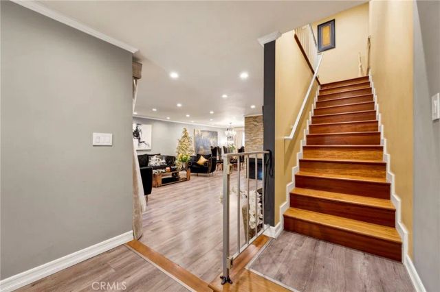 7764 Via Capri, Burbank, CA 91504