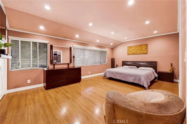 7764 Via Capri, Burbank, CA 91504