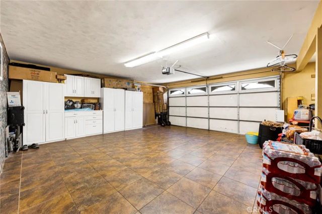 7764 Via Capri, Burbank, CA 91504