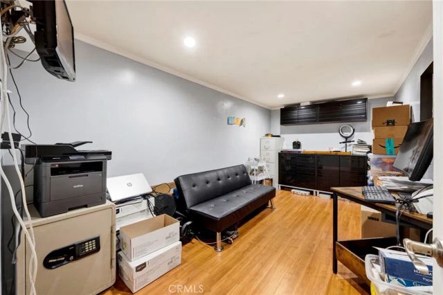 7764 Via Capri, Burbank, CA 91504