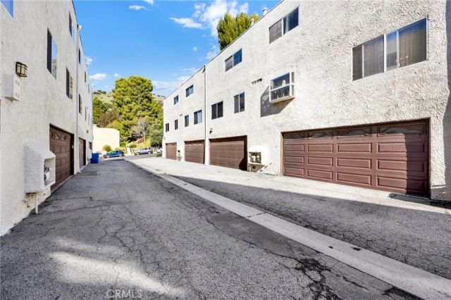 7764 Via Capri, Burbank, CA 91504