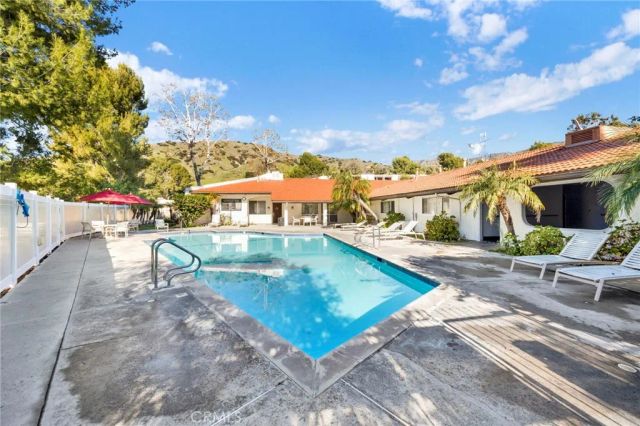 7764 Via Capri, Burbank, CA 91504