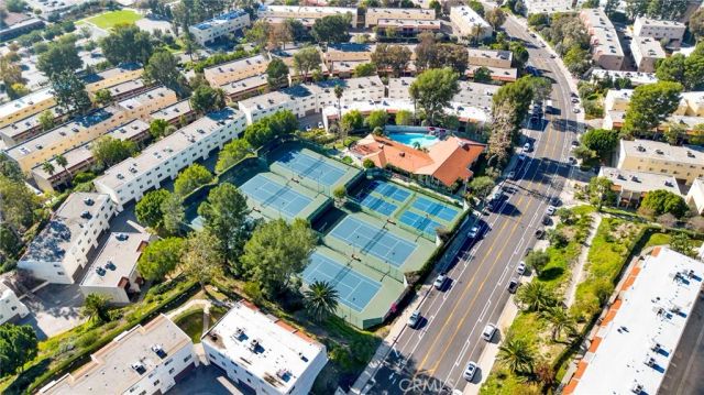 7764 Via Capri, Burbank, CA 91504