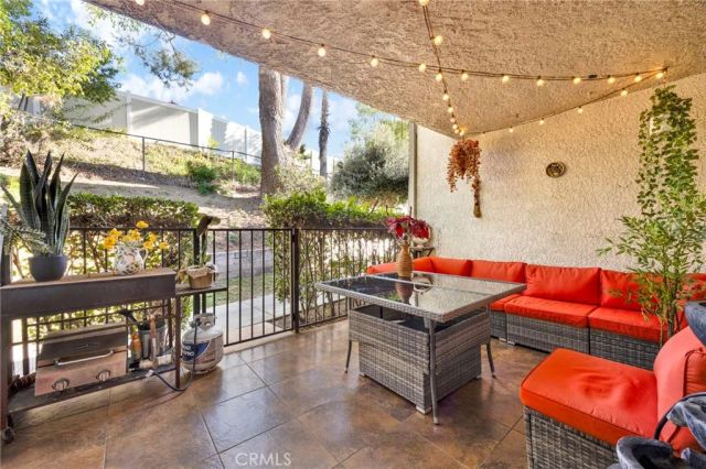 7764 Via Capri, Burbank, CA 91504