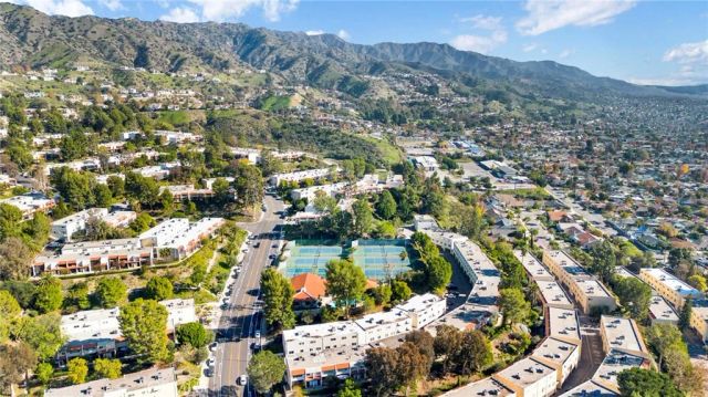 7764 Via Capri, Burbank, CA 91504