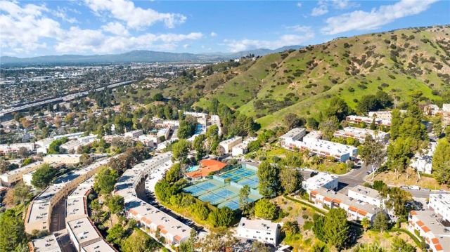 7764 Via Capri, Burbank, CA 91504