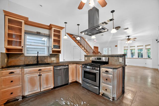 2003 Griswold LN A, Austin, TX 78703