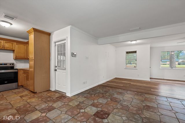 1821 S Brookwood Drive, Shreveport, LA 71118