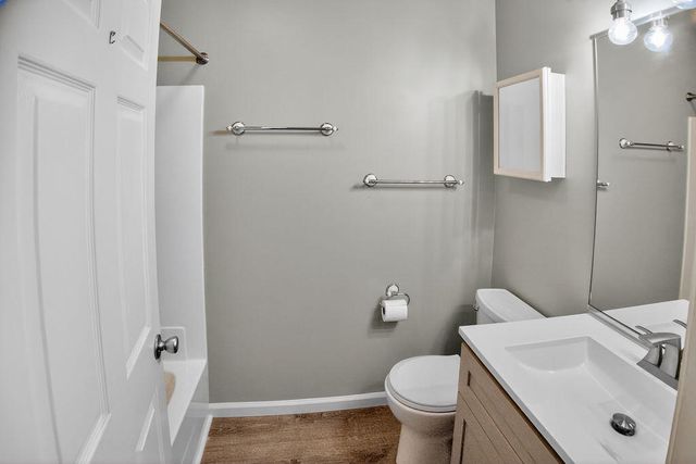 8124 Tuckaway Court, Crown Point, IN 46307