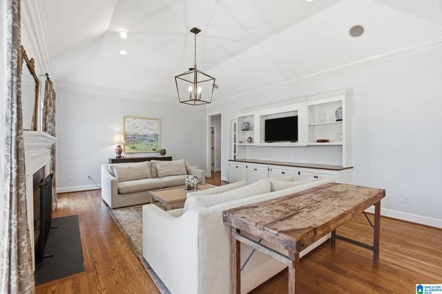 3559 KINGSHILL ROAD, Mountain Brook, AL 35223