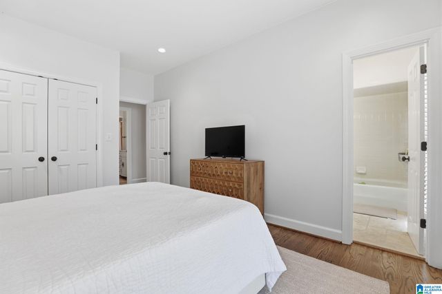 3559 KINGSHILL ROAD, Mountain Brook, AL 35223