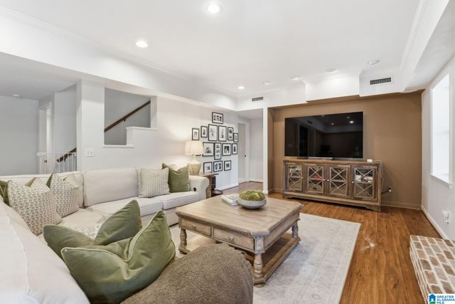 3559 KINGSHILL ROAD, Mountain Brook, AL 35223