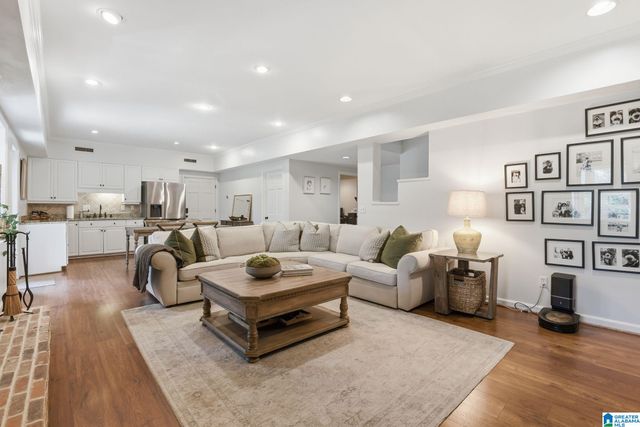 3559 KINGSHILL ROAD, Mountain Brook, AL 35223