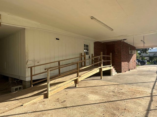 108 Chauvin St, Chauvin, LA 70344