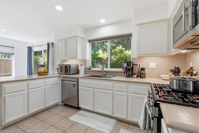 625 Jacks Creek, Escondido, CA 92027