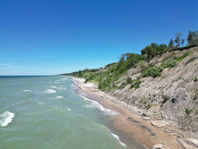 7251 Lakeview Avenue, South Haven, MI 49090