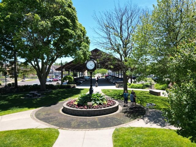 7251 Lakeview Avenue, South Haven, MI 49090