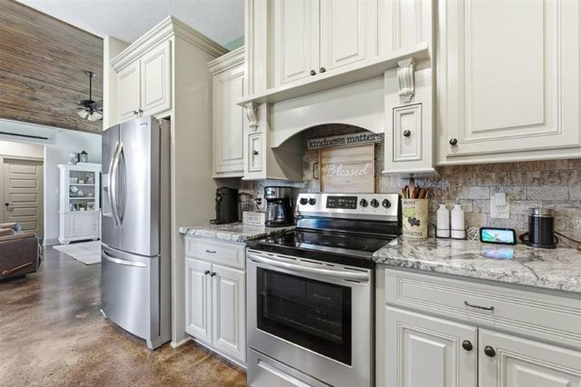 17494 Jaycee Drive, Iowa, LA 70647