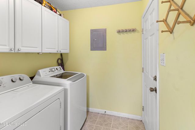 7020 Red Bud Lane, Ocean Springs, MS 39564