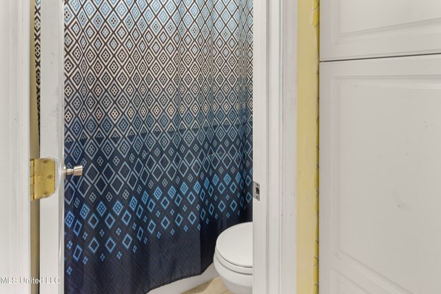 7020 Red Bud Lane, Ocean Springs, MS 39564