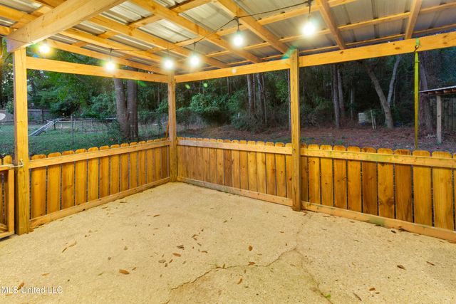 7020 Red Bud Lane, Ocean Springs, MS 39564