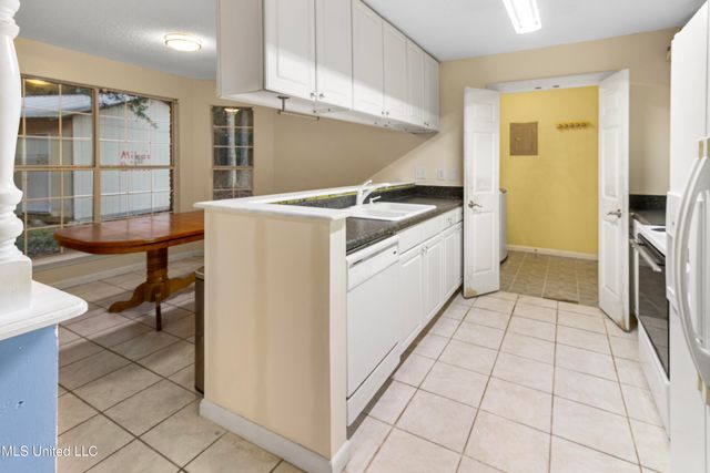 7020 Red Bud Lane, Ocean Springs, MS 39564