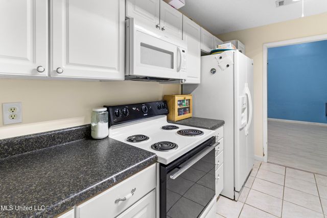 7020 Red Bud Lane, Ocean Springs, MS 39564