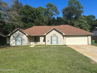 7020 Red Bud Lane, Ocean Springs, MS 39564