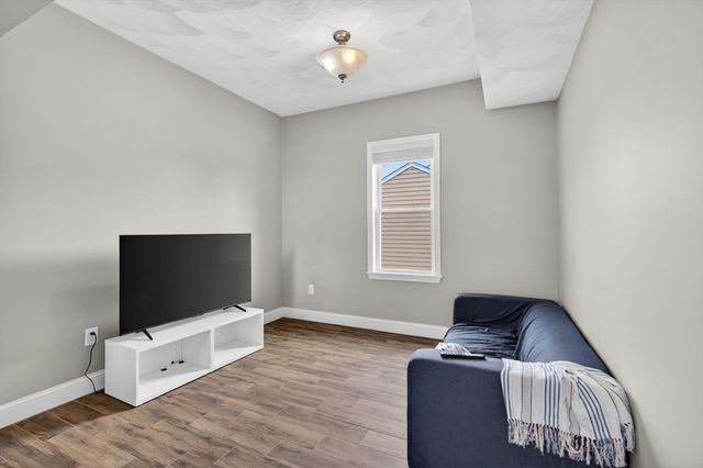41 Boardman St 2, Boston, MA 02128