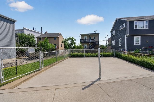 41 Boardman St 2, Boston, MA 02128