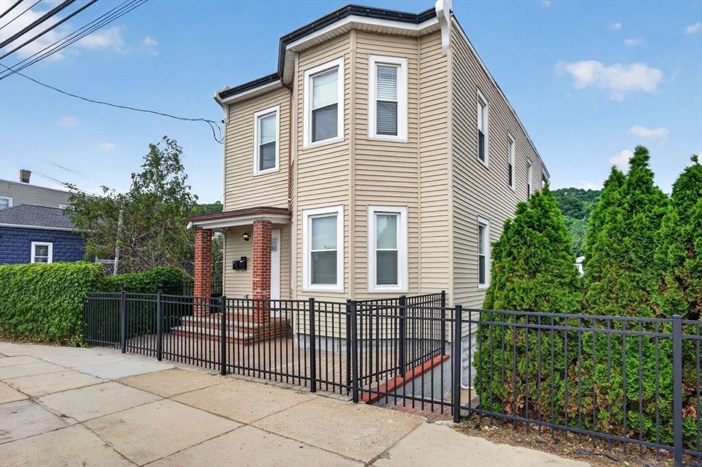 41 Boardman St 2, Boston, MA 02128