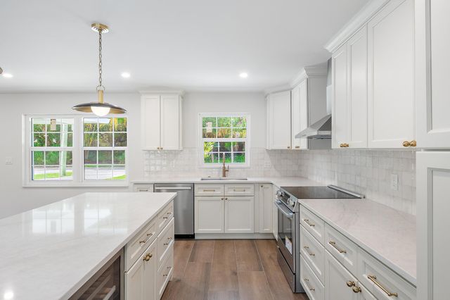 109 E RIVERSIDE Drive, Jupiter, FL 33469