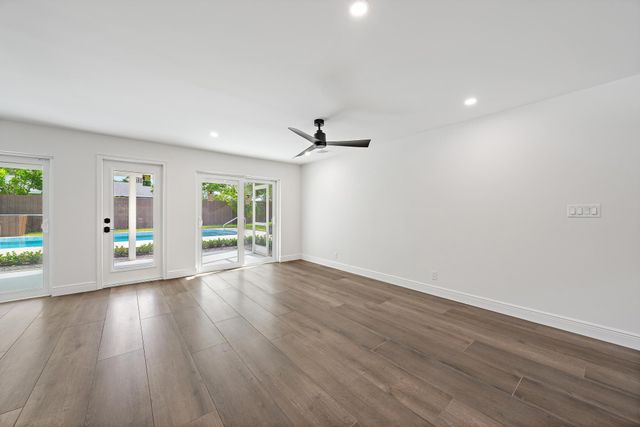 109 E RIVERSIDE Drive, Jupiter, FL 33469