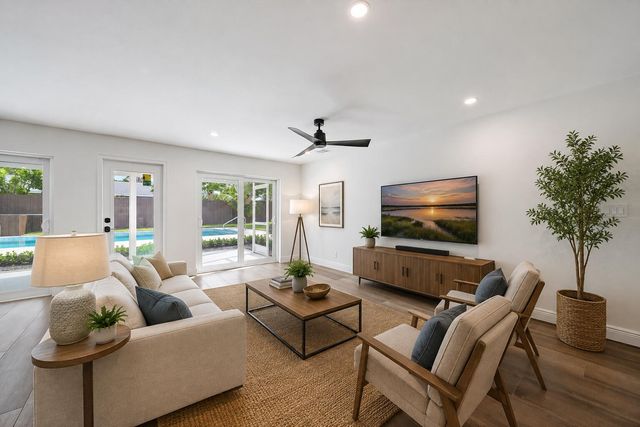 109 E RIVERSIDE Drive, Jupiter, FL 33469