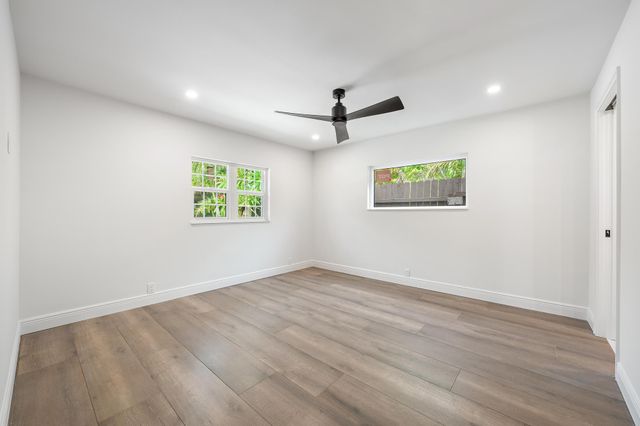 109 E RIVERSIDE Drive, Jupiter, FL 33469