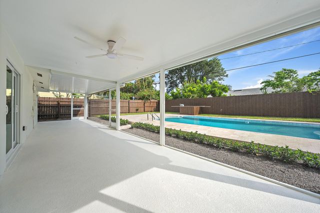 109 E RIVERSIDE Drive, Jupiter, FL 33469