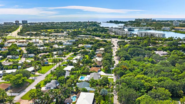 109 E RIVERSIDE Drive, Jupiter, FL 33469