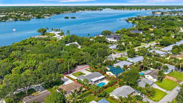 109 E RIVERSIDE Drive, Jupiter, FL 33469