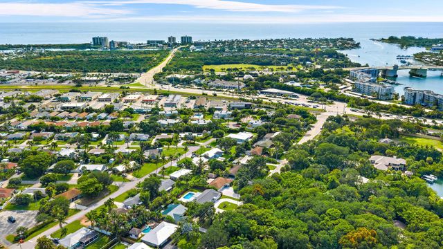 109 E RIVERSIDE Drive, Jupiter, FL 33469