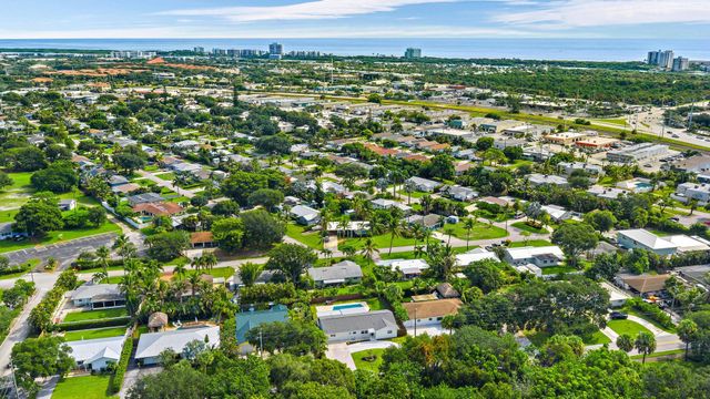 109 E RIVERSIDE Drive, Jupiter, FL 33469