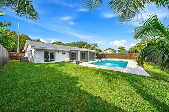 109 E RIVERSIDE Drive, Jupiter, FL 33469